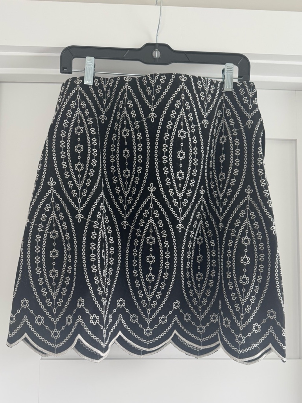 Loft eyelet skirt, black-and-white, size 8